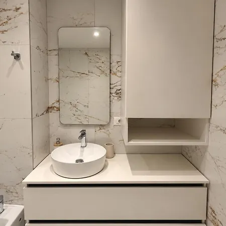 Fiore Prive - Luxury - 2br - 2 Bathrooms - Free Parking *